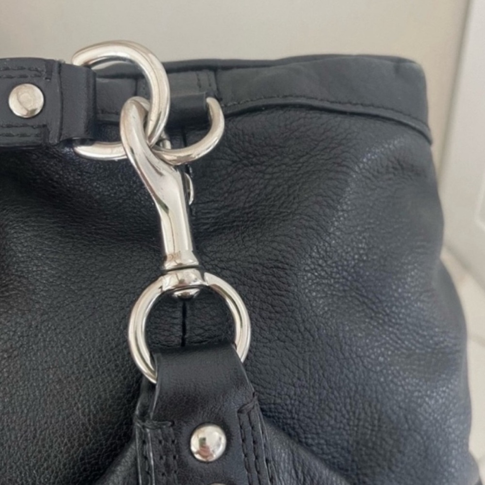 Coach , Black Women's leather Bag with handle and sholder strap - Picture 8 of 12